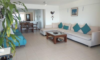 Apartamento de 3 dormitorios en venta - Zona península