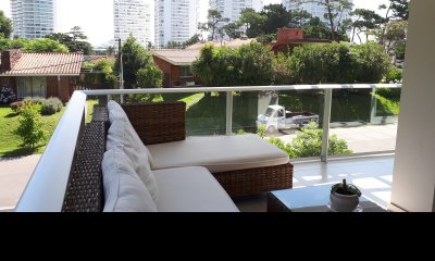 MANSA EDIFICIO NUEVO A METROS DEL MAR