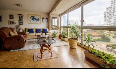 Venta Apartamento 4 Dormitorios garaje en Puertito del Buceo con vista lateral al Mar