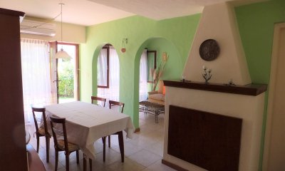 Apartamento de 2 dormitorios y estufa a leña a pasos de terminal Maldonado