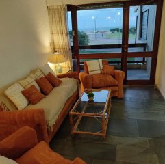 Apartamento en venta, 2 dormitorios frente al mar - Punta del Este