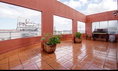 Venta apartamento penthouse  de 3 dormitorios, gran terraza , garaje  en Punta Carretas