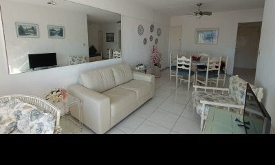 VENTA APARTAMENTO PENINSULA - PUNTA DEL ESTE CON SERVICIOS