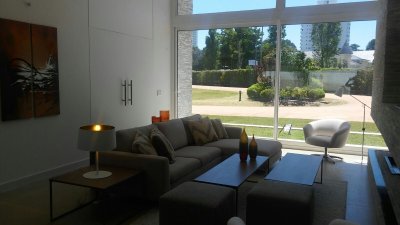 venta mansa residencia ubicada en exclusivo barrio privado - acp2684c