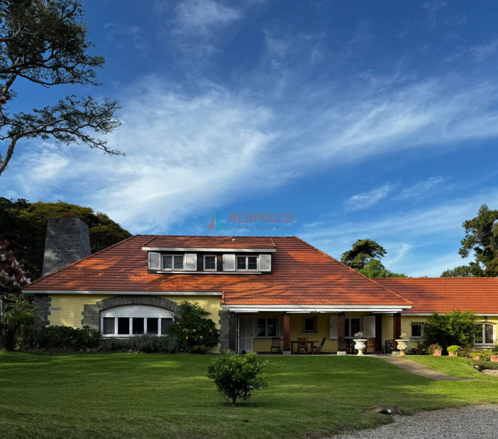 Casa ID.6433 - VENDE CASA EN PLAYA MANSA 