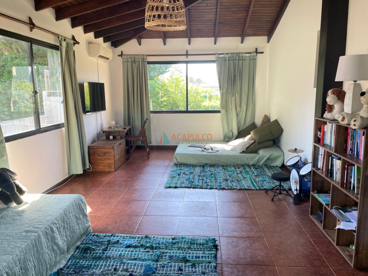 Casa ID.3292 - IMPECABLE  -BARRIO PRIVADO - 6 DORMITORIOS