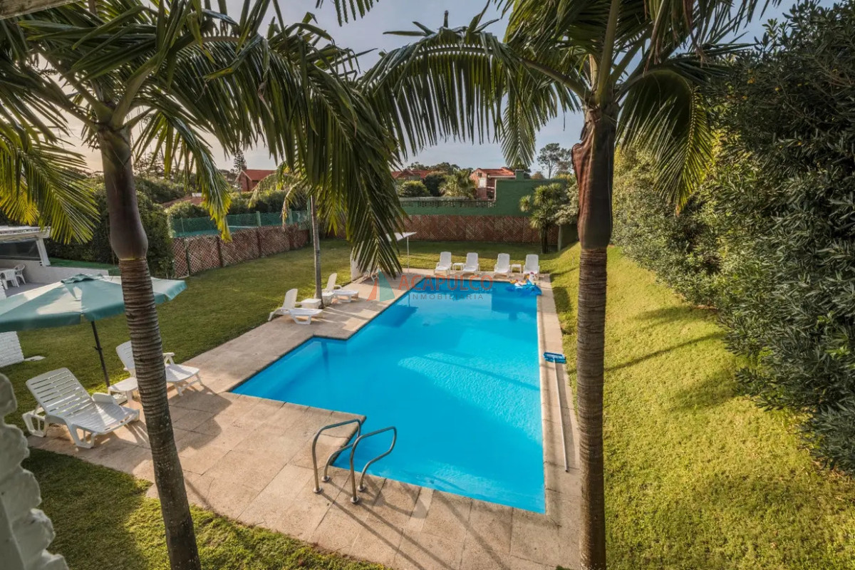 Casa ID.2099 - FRENTE AL MAR EXCELENTE VISTA- MUY BUENA CASA MUY BIEN EQUIPADA.