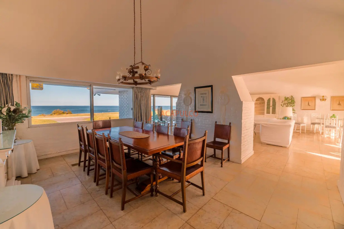 Casa ID.2099 - FRENTE AL MAR EXCELENTE VISTA- MUY BUENA CASA MUY BIEN EQUIPADA.