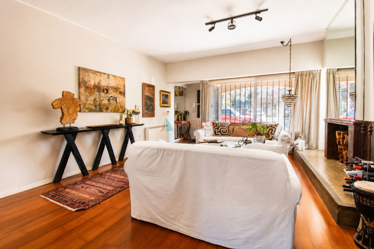 Casa ID.6528 - Venta casa 5 dormitorios, 4 baños en Carrasco Sur, piscina, barbacoa, 4 cocheras