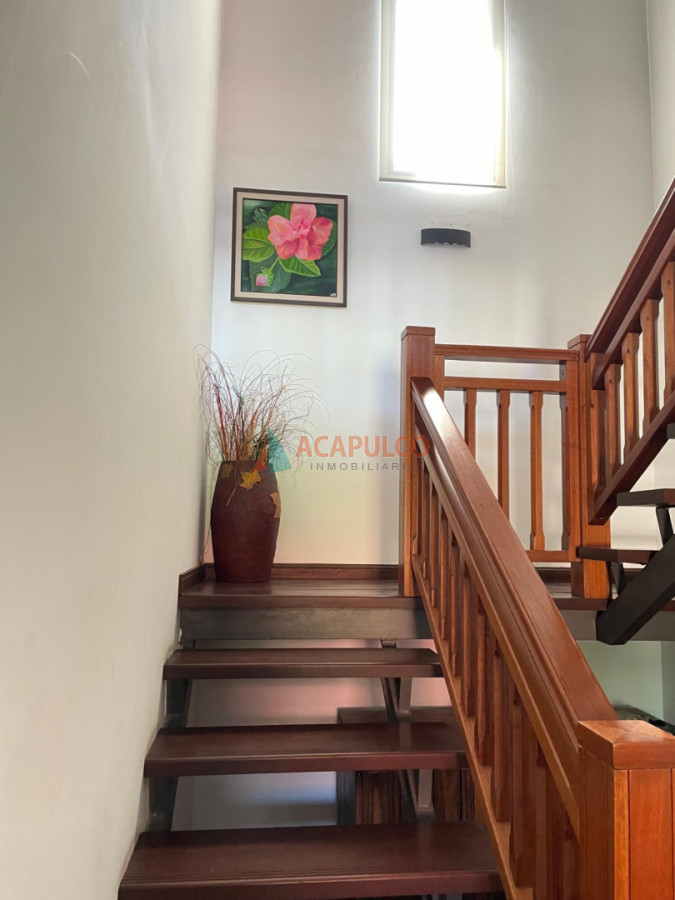 Casa ID.3292 - IMPECABLE  -BARRIO PRIVADO - 6 DORMITORIOS