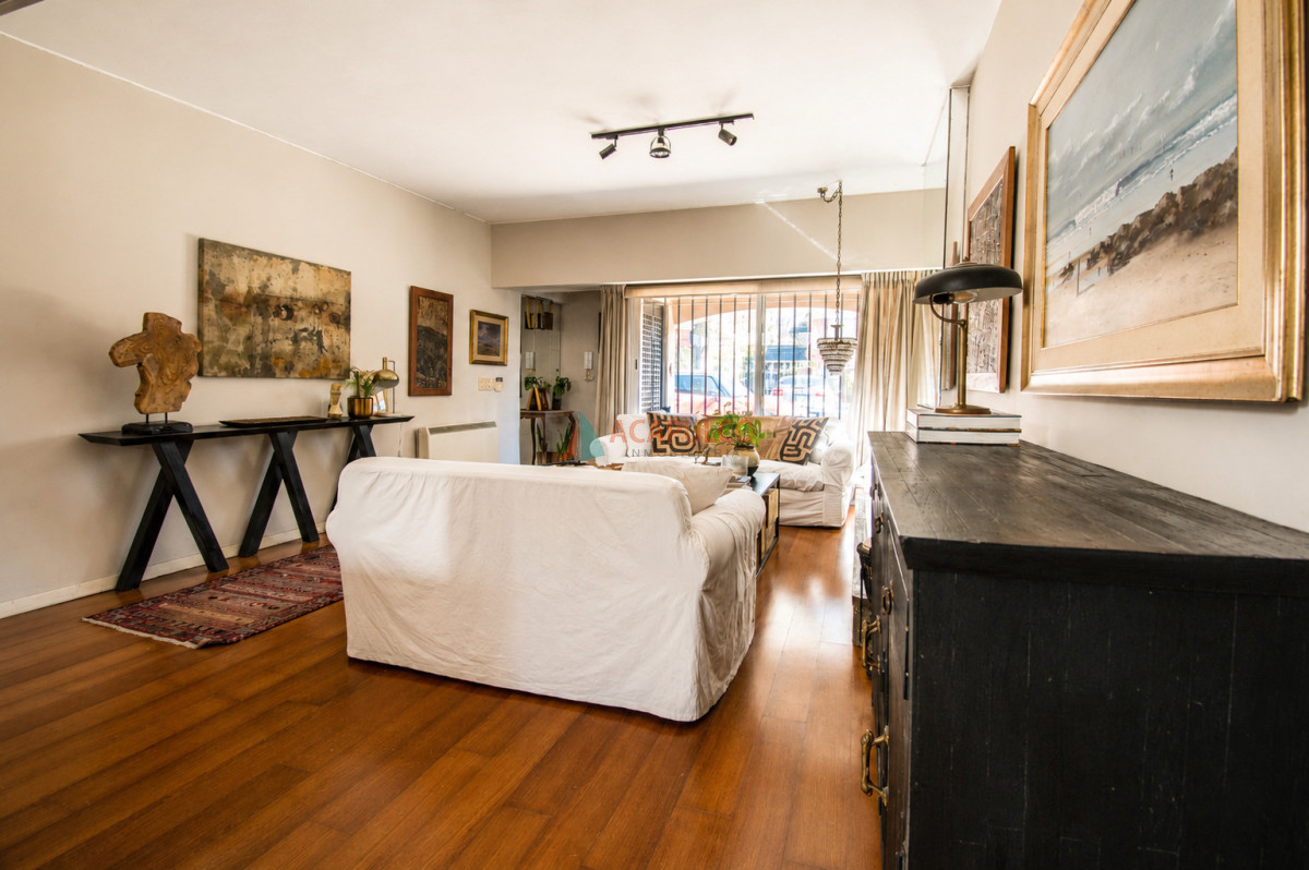 Casa ID.6528 - Venta casa 5 dormitorios, 4 baños en Carrasco Sur, piscina, barbacoa, 4 cocheras
