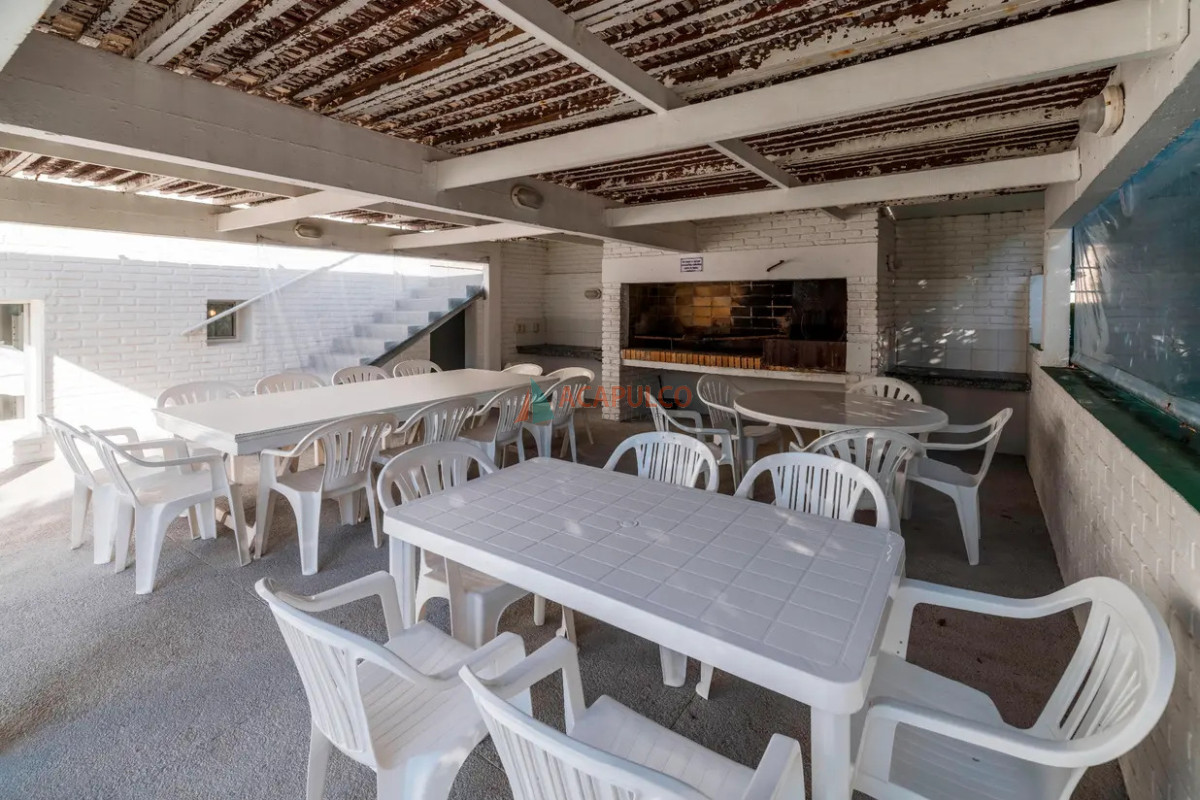 Casa ID.2099 - FRENTE AL MAR EXCELENTE VISTA- MUY BUENA CASA MUY BIEN EQUIPADA.