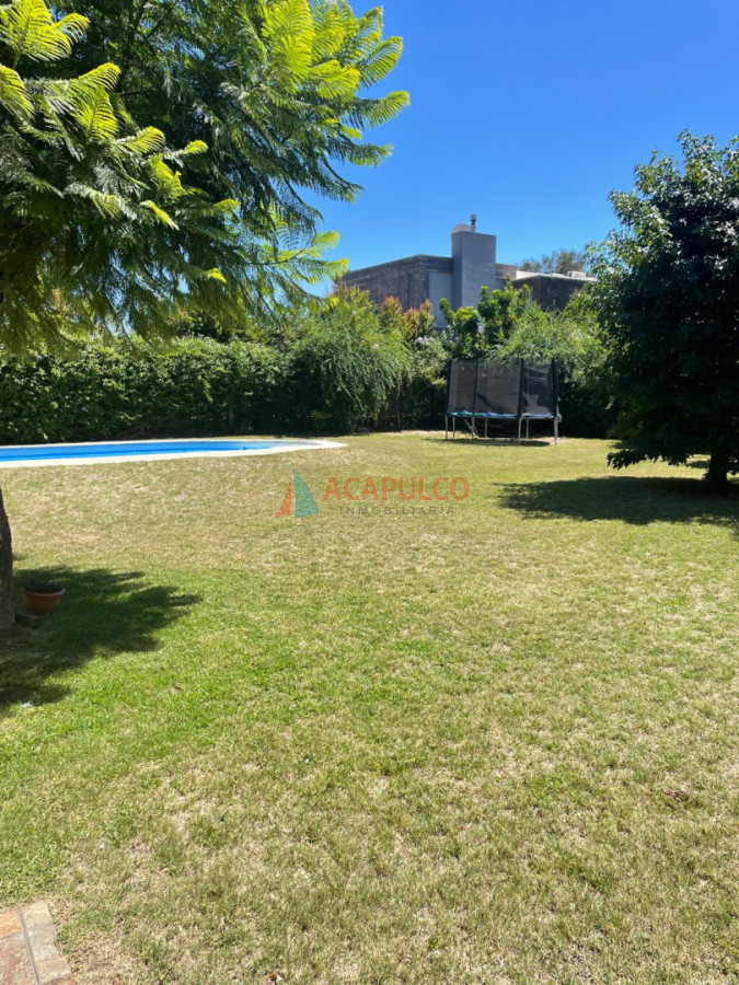 Casa ID.3292 - IMPECABLE  -BARRIO PRIVADO - 6 DORMITORIOS