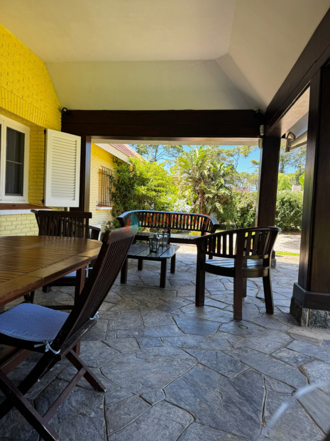 Casa ID.6433 - VENDE CASA EN PLAYA MANSA 