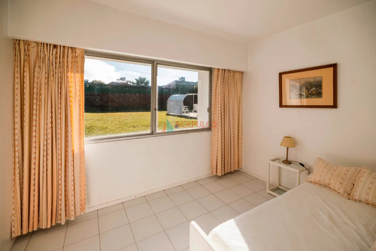 Casa ID.2099 - FRENTE AL MAR EXCELENTE VISTA- MUY BUENA CASA MUY BIEN EQUIPADA.