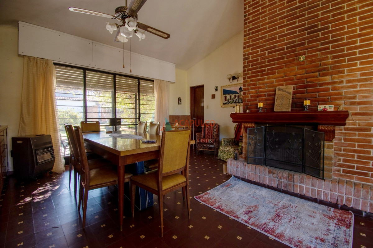 Casa Ref.6145 - Venta casa 3 dormitorios garaje y fondo en Atlántida
