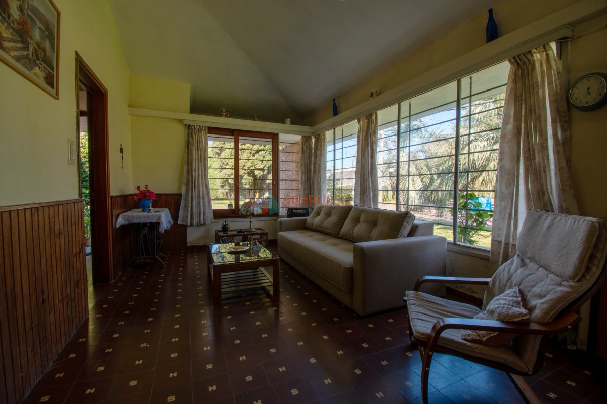 Casa Ref.6145 - Venta casa 3 dormitorios garaje y fondo en Atlántida
