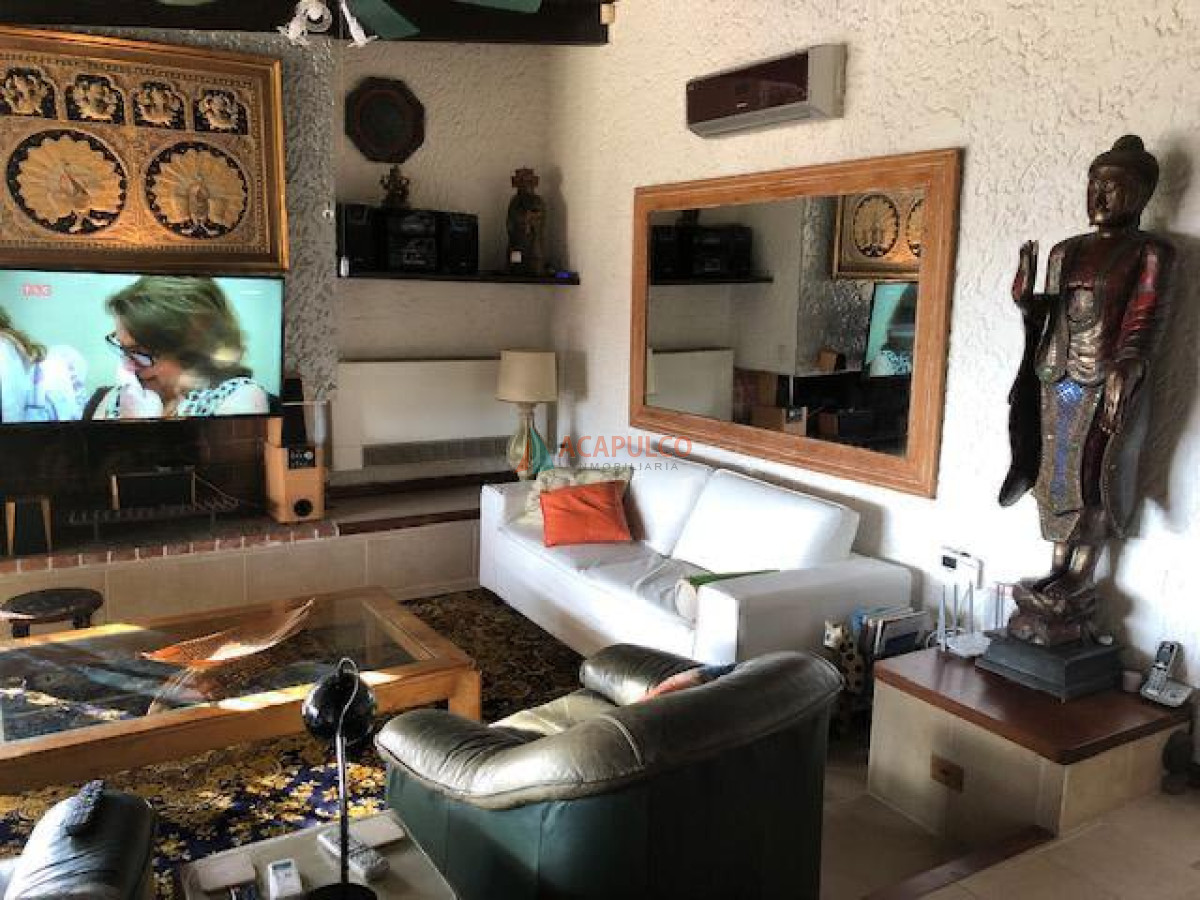 Casa ID.2044 - Casa en Mansa, 6 dormitorios  - piscina climatizada