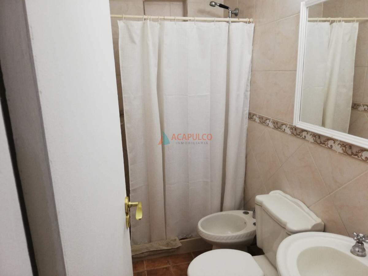 Casa Ref.2434/Casa-en-Balneario-Buenos-Aires,-4-dormitorios-* - Casa en Balneario Buenos Aires, 4 dormitorios *