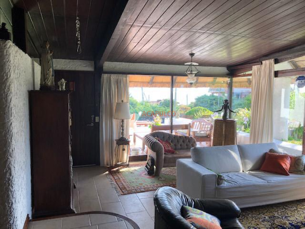 Casa ID.2044 - Casa en Mansa, 6 dormitorios  - piscina climatizada