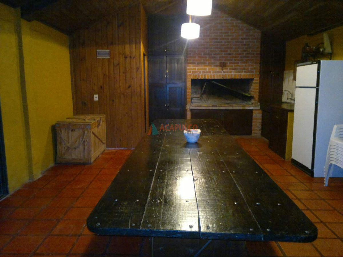 Casa Ref.2564/Casa-en-Jardines-de-Cordoba,-3-dormitorios-* - Casa en Jardines de Cordoba, 3 dormitorios *