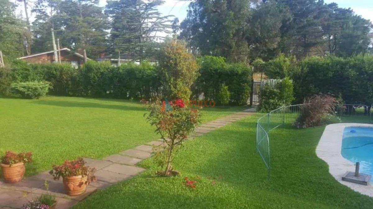 Apartamento ID.2512 - Casa a la venta. Mansa  de 6 dormitorios