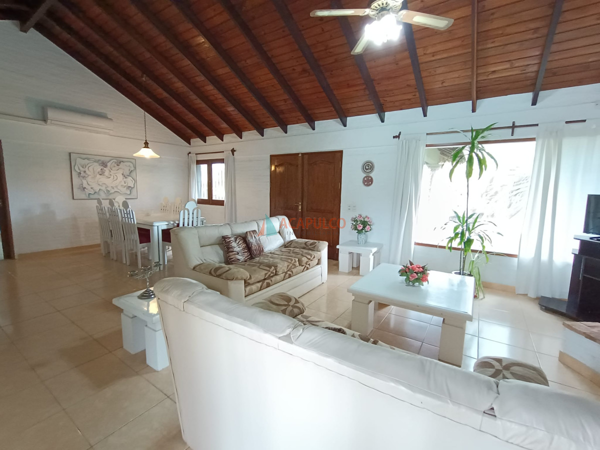Casa Ref.2105/CASA-VENTA-PUNTA-DEL-ESTE---3-DORMITORIOS-PISCINA - CASA VENTA PUNTA DEL ESTE   3 DORMITORIOS PISCINA