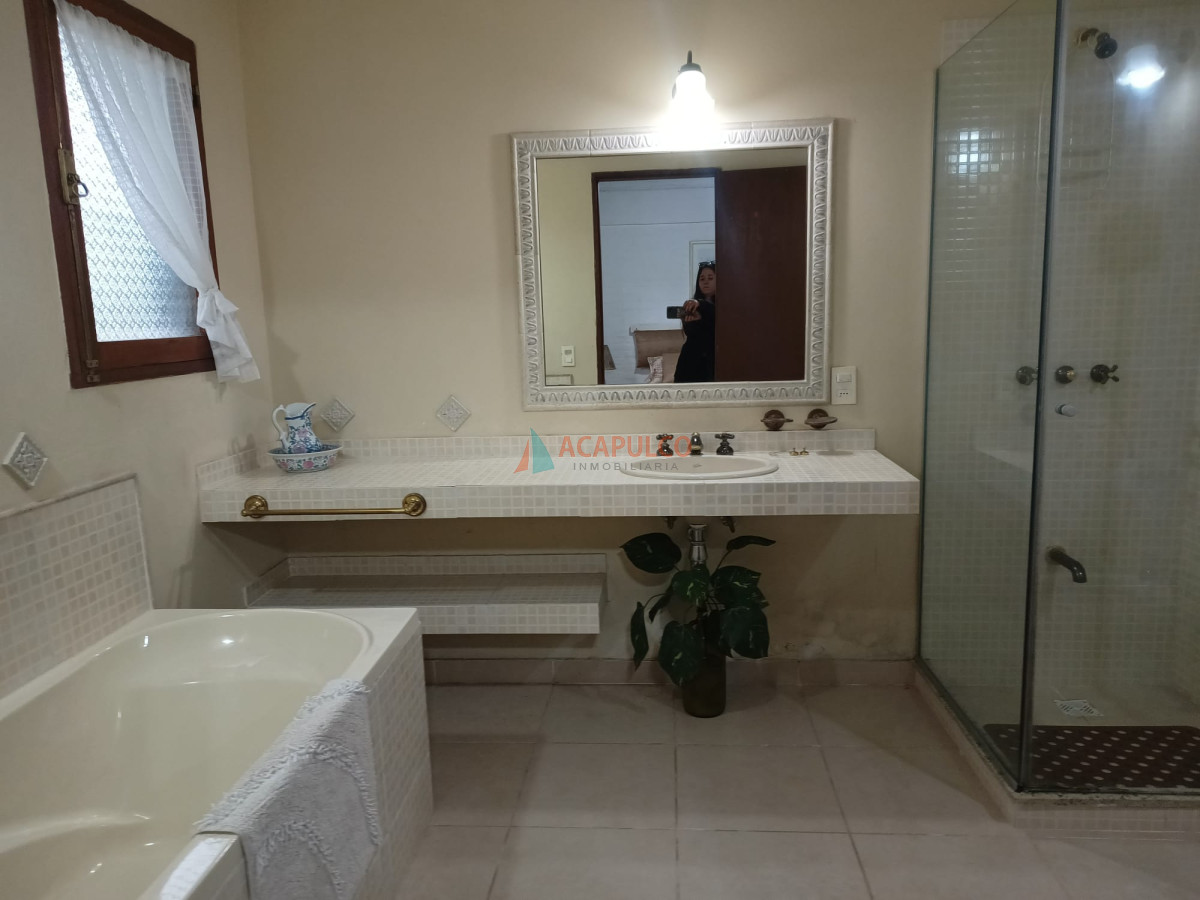 Casa Ref.2105/CASA-VENTA-PUNTA-DEL-ESTE---3-DORMITORIOS-PISCINA - CASA VENTA PUNTA DEL ESTE   3 DORMITORIOS PISCINA