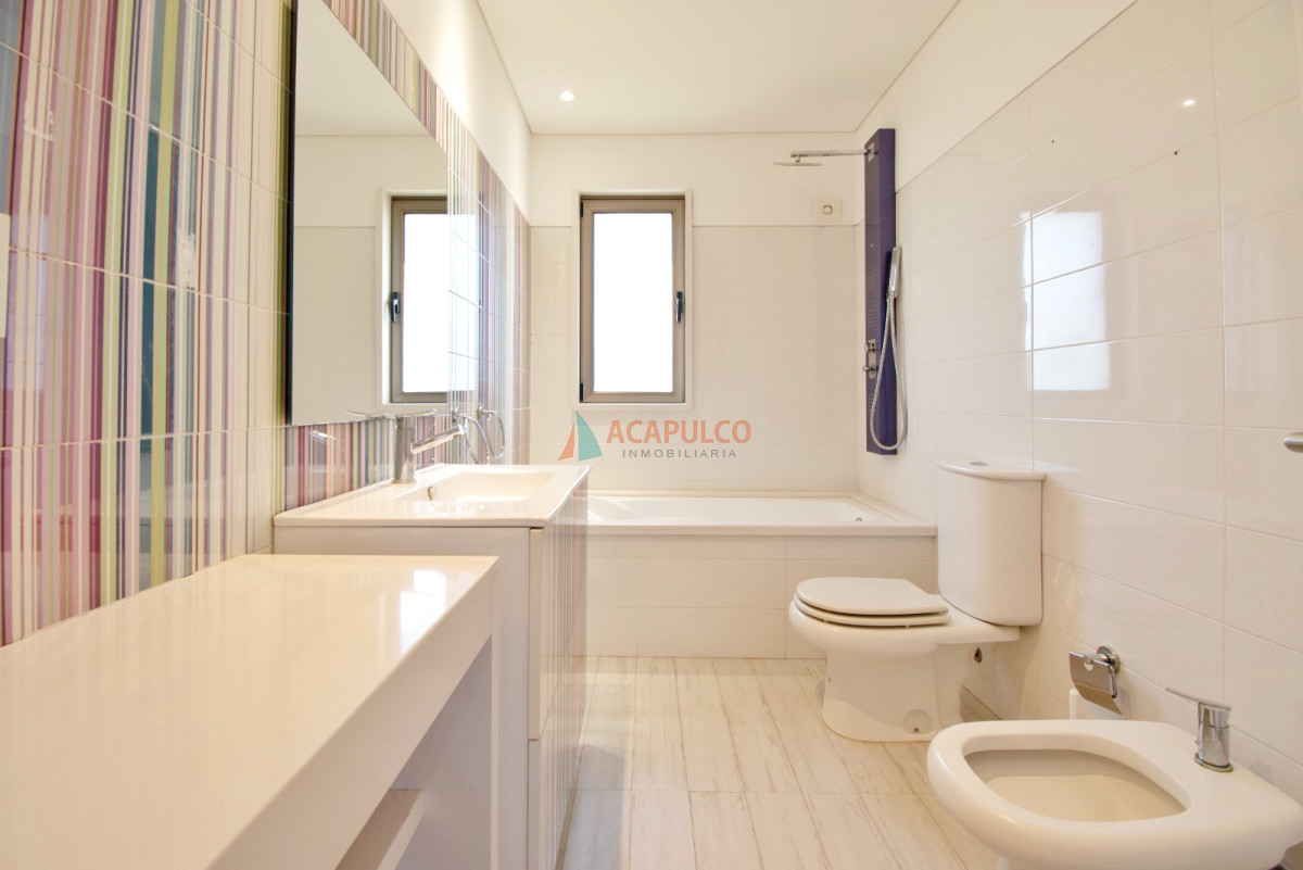 Casa ID.6184 - Venta Casa Barrio Privado  4 dormitorios, barbacoa cerrada, piscina climatizada, jacuzzi, sauna y gimnasio