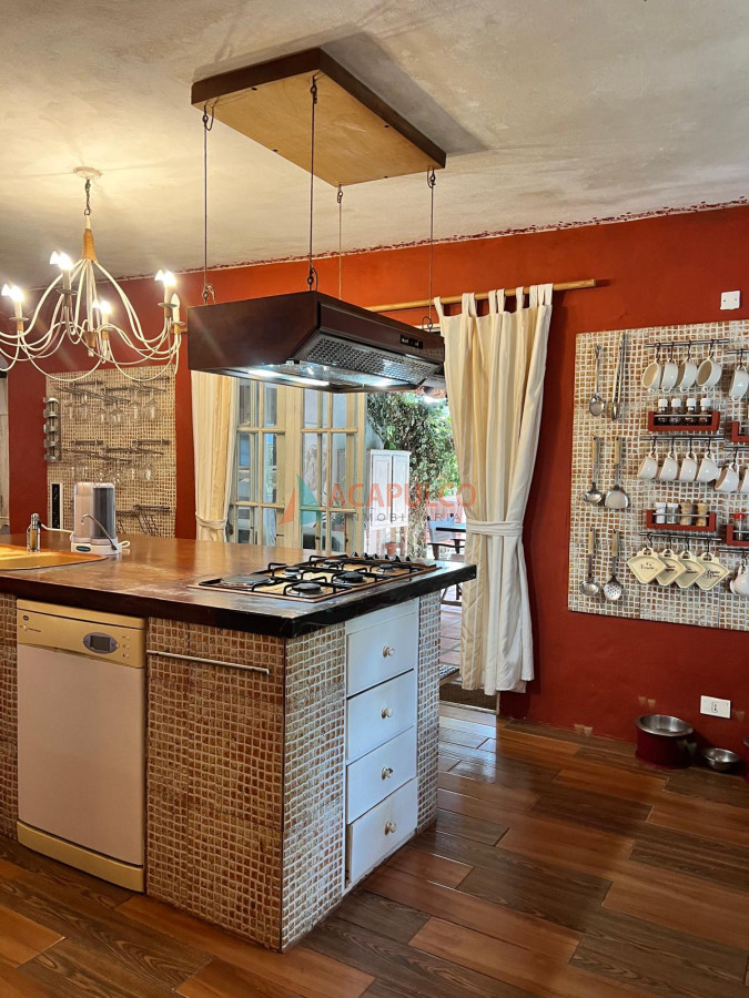 Casa Ref.4722 - HERMOSO CHALET EN PINARES DE 4 DORMITORIOS CON PISCINA