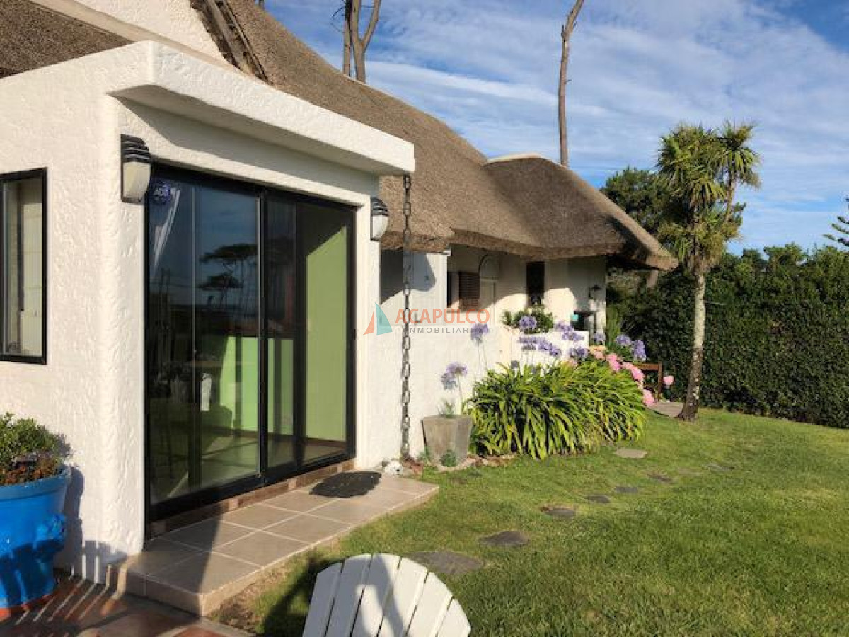 Casa ID.2044 - Casa en Mansa, 6 dormitorios  - piscina climatizada