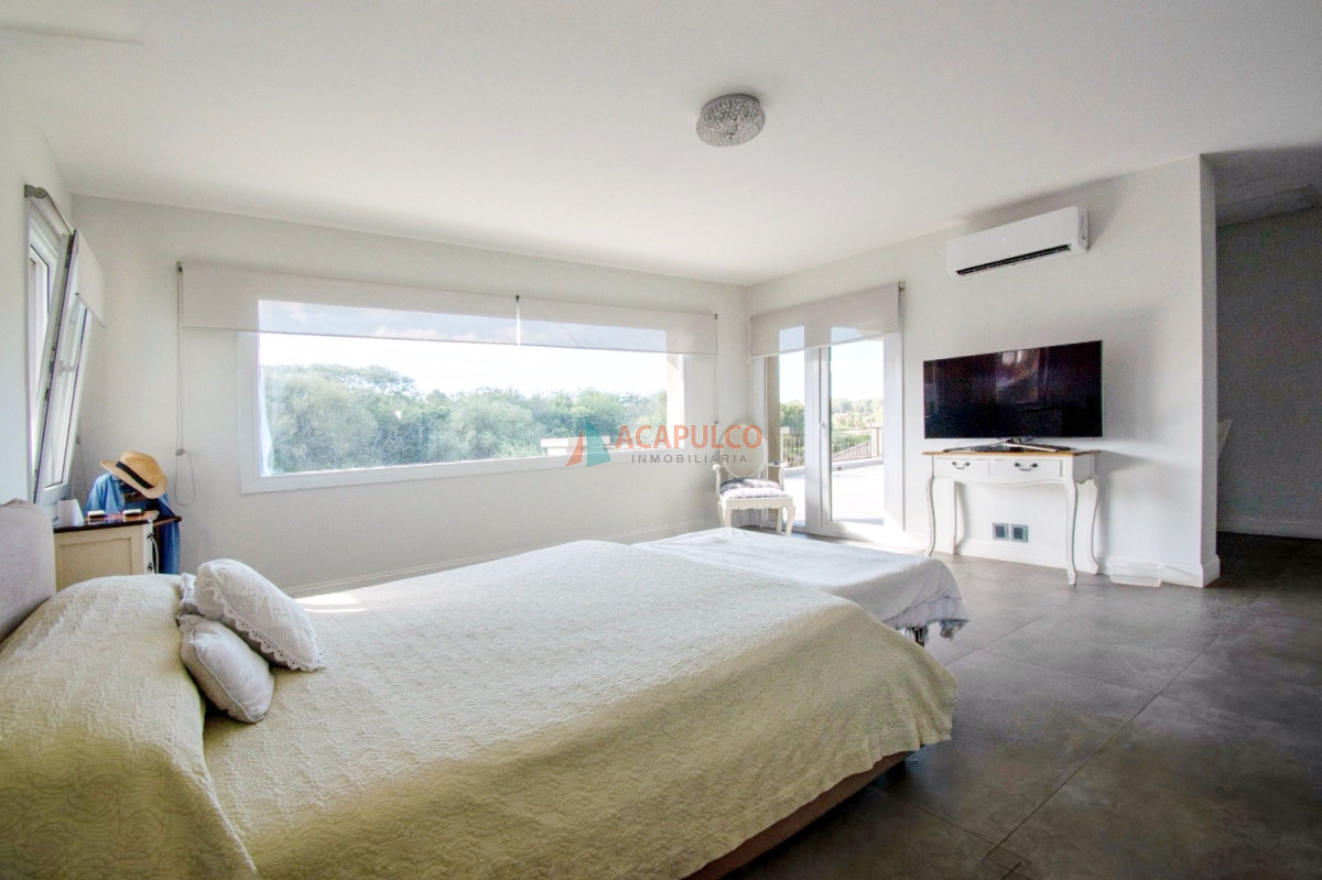 Casa ID.5190 - Venta Casa 4 dormitorios Barrio Privado