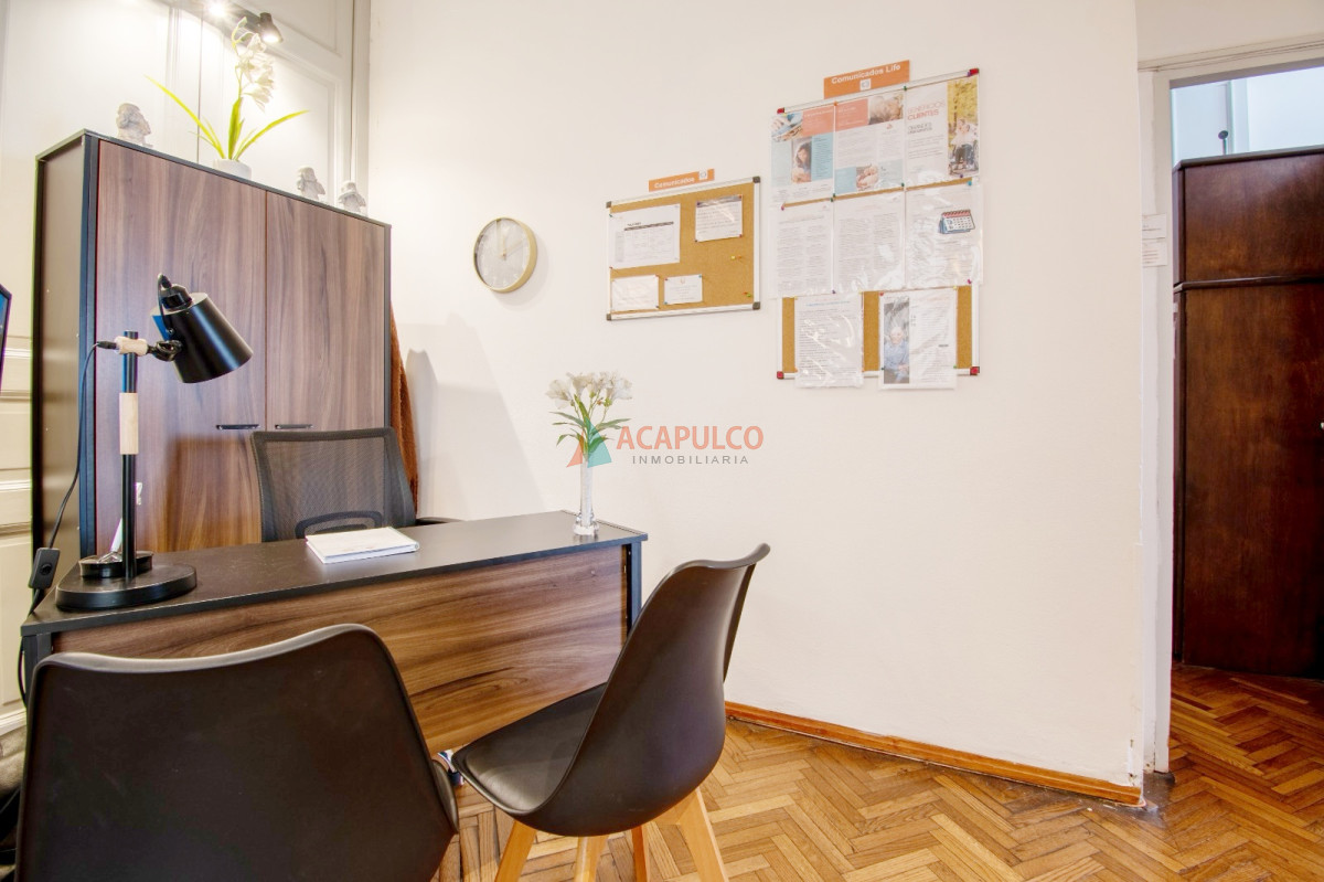 Apartamento ID.6115 - Venta casa en el centro de Montevideo, se vende con Renta ideal inversion 