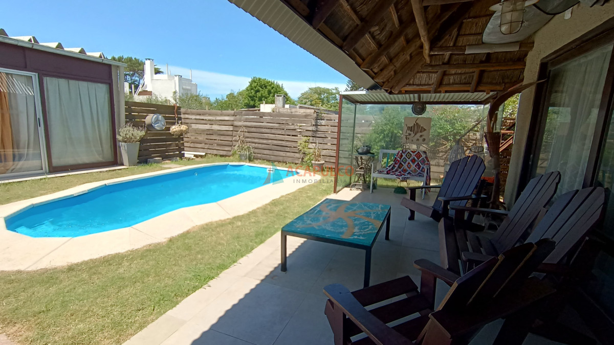 Casa Ref.2443 - Casa en Balneario Buenos Aires, 4 dormitorios 