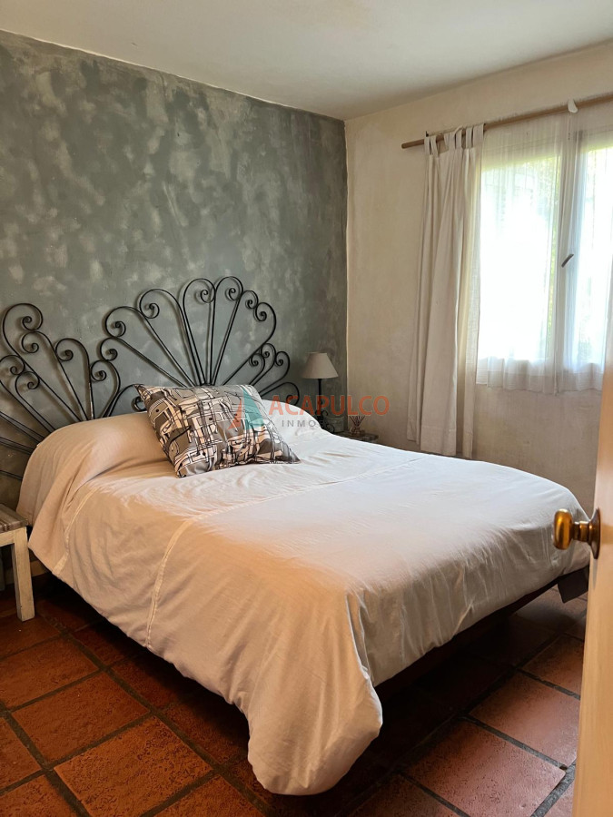 Casa Ref.4722 - HERMOSO CHALET EN PINARES DE 4 DORMITORIOS CON PISCINA