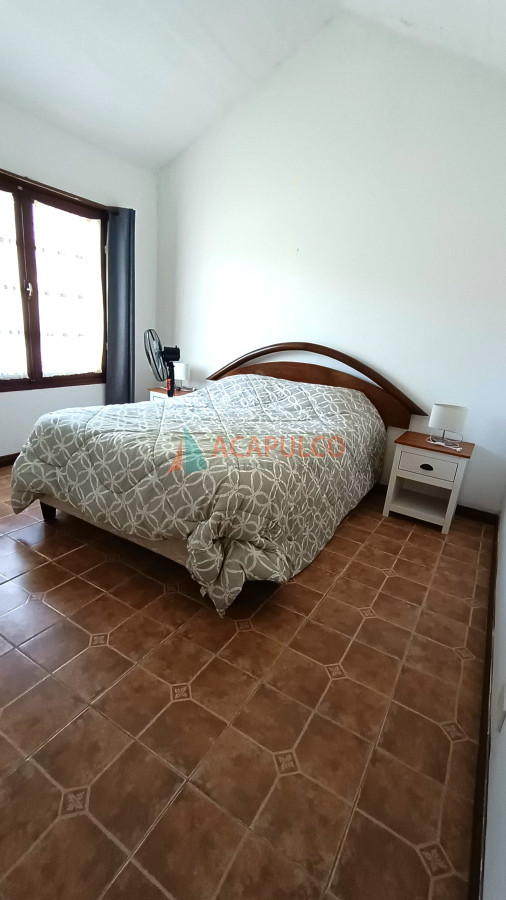Casa Ref.2459 - Venta de cómoda casa en La Barra - 3 dormtiorios y 2 baños