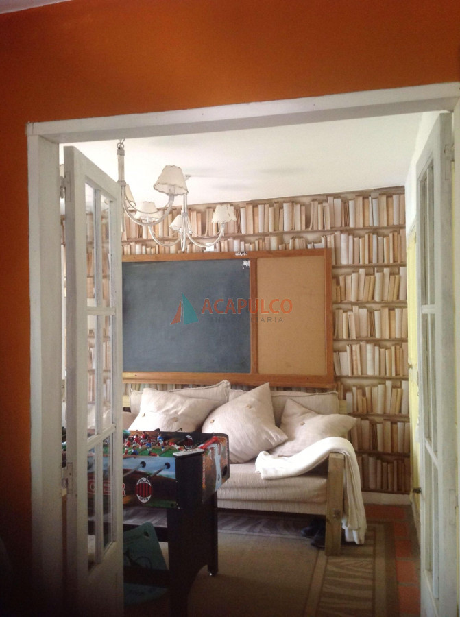 Casa Ref.4722 - HERMOSO CHALET EN PINARES DE 4 DORMITORIOS CON PISCINA