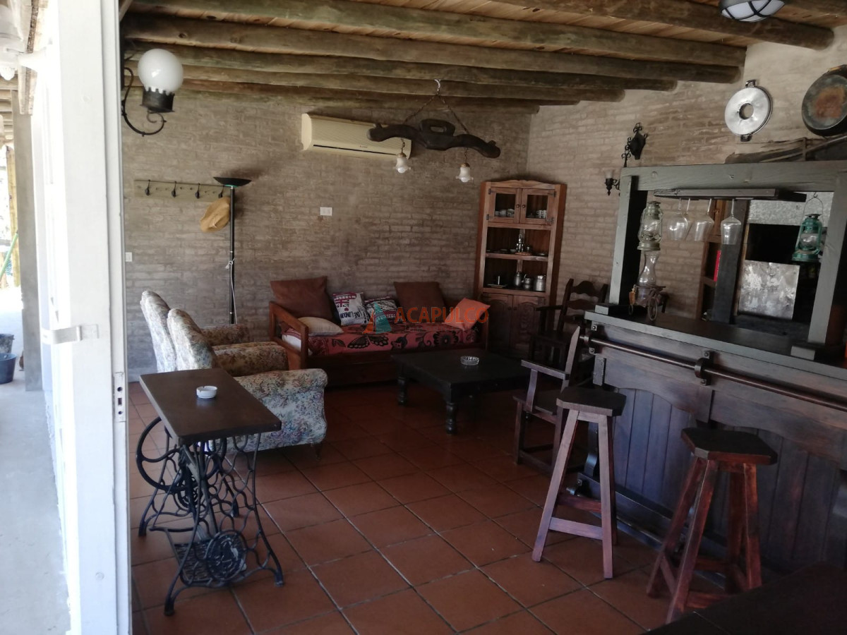 Casa Ref.2434/Casa-en-Balneario-Buenos-Aires,-4-dormitorios-* - Casa en Balneario Buenos Aires, 4 dormitorios *