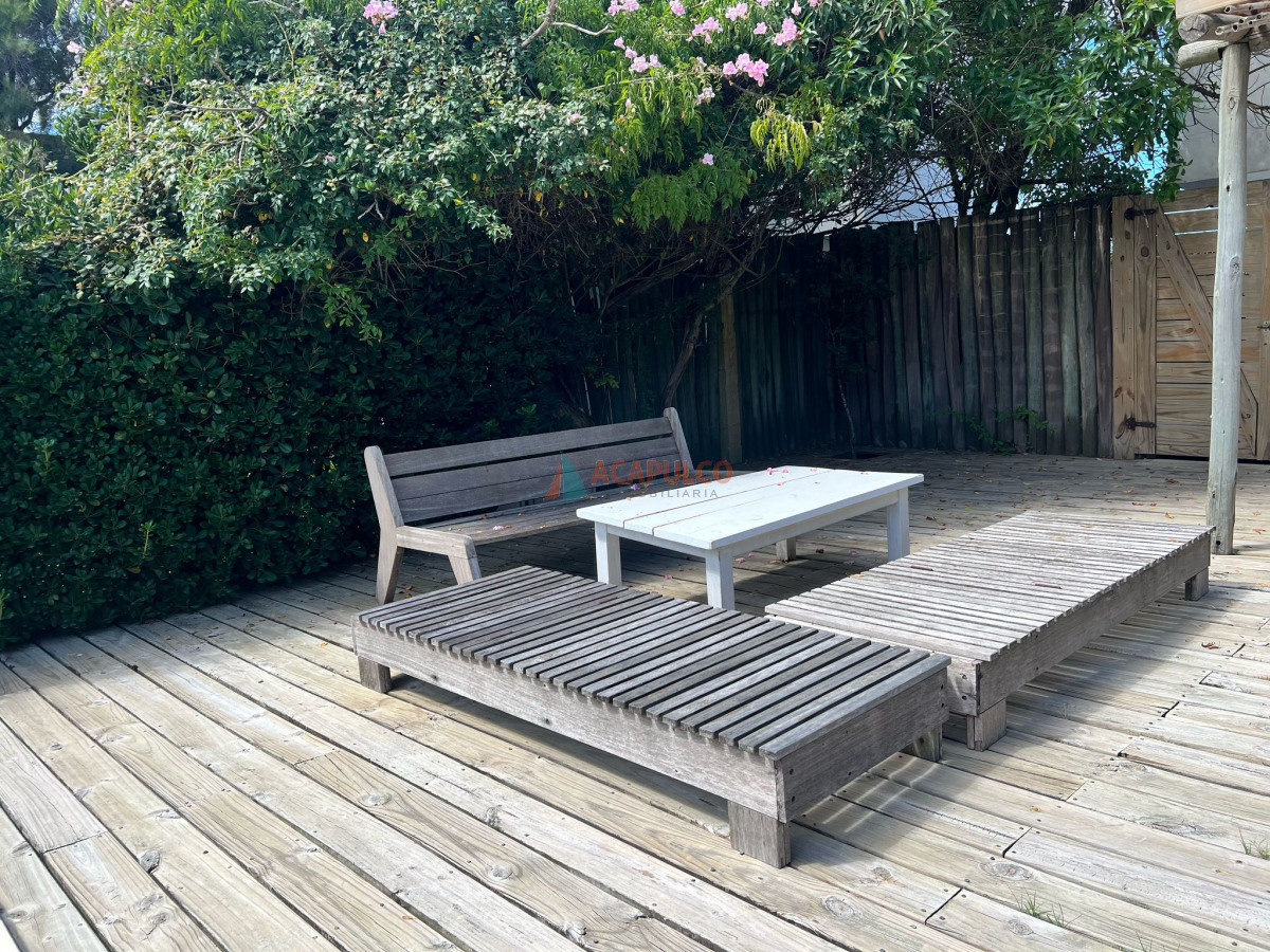 Apartamento ID.4702 - Casa en venta en La Barra frente al Mar 