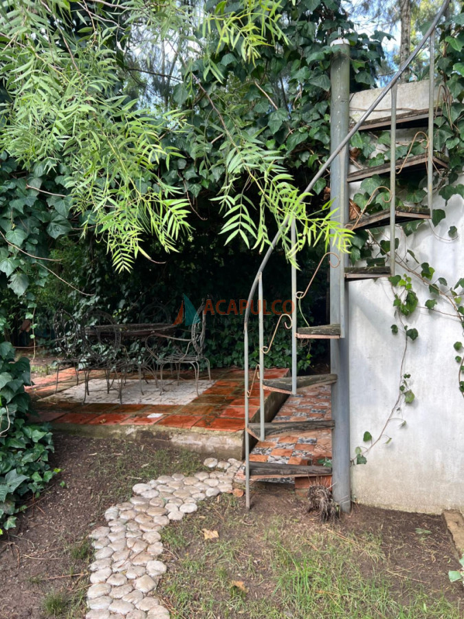 Casa ID.4722 - CASA EN PINARES 4 DORMITORIOS CON PISCINA