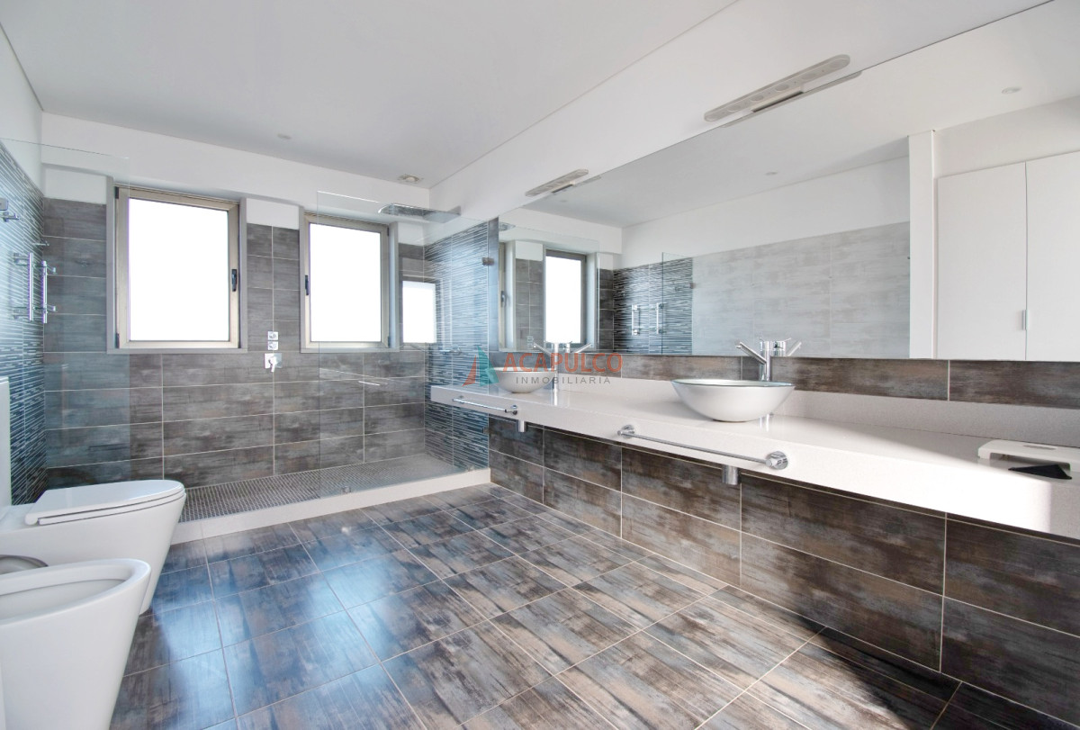 Casa ID.6184 - Venta Casa Barrio Privado  4 dormitorios, barbacoa cerrada, piscina climatizada, jacuzzi, sauna y gimnasio