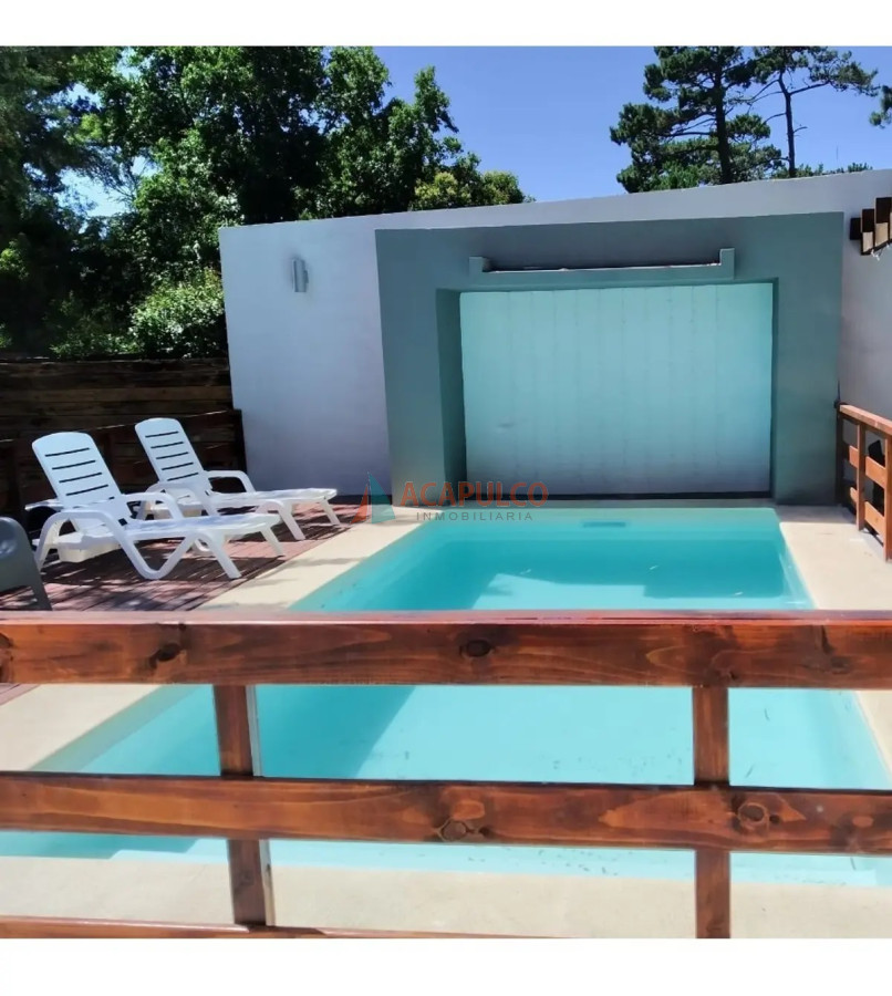 Casa Ref.4576 - Casa en Venta - Cantegril - Punta Este - 4 dormitorios y 3 baños - piscina climatizada 