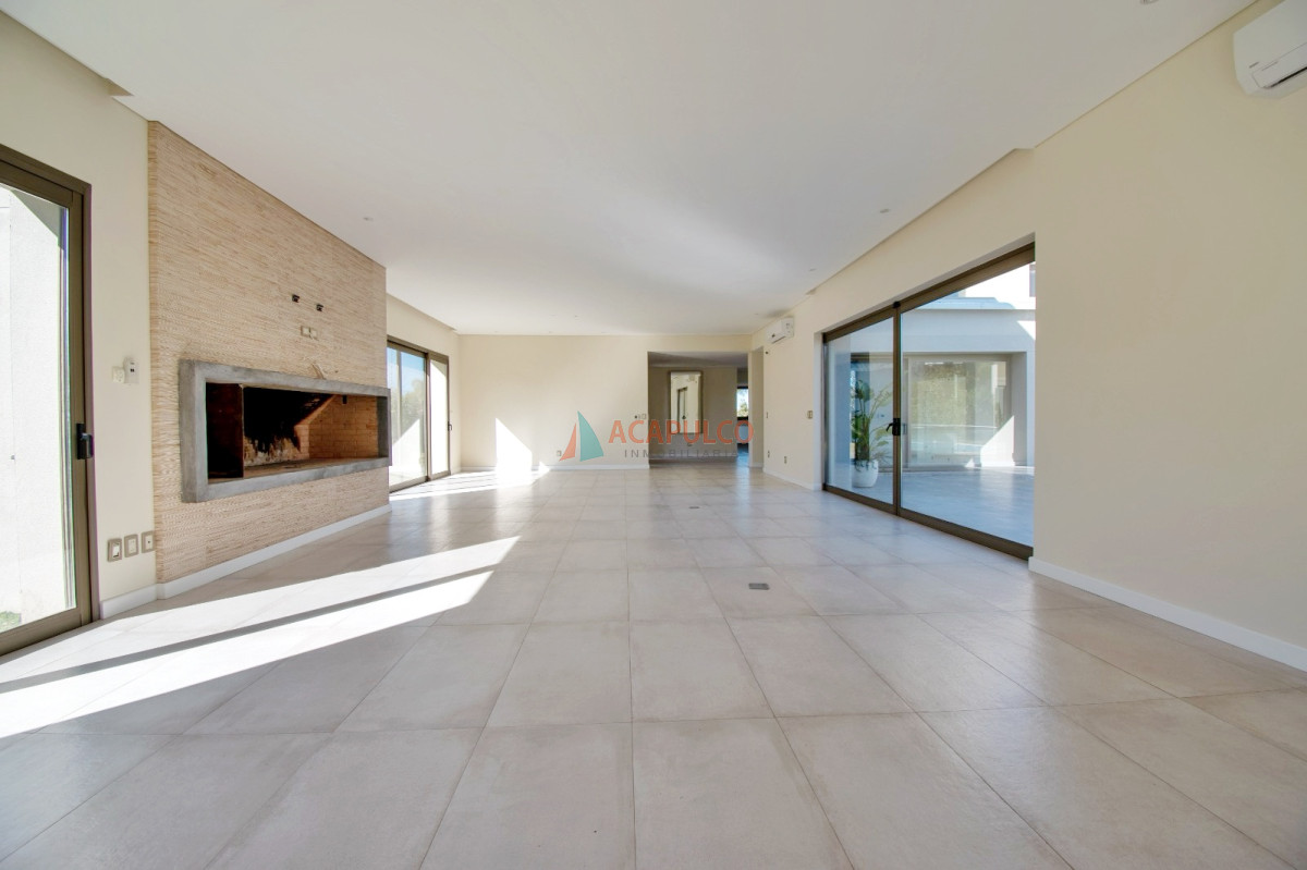 Casa ID.6184 - Venta Casa Barrio Privado  4 dormitorios, barbacoa cerrada, piscina climatizada, jacuzzi, sauna y gimnasio