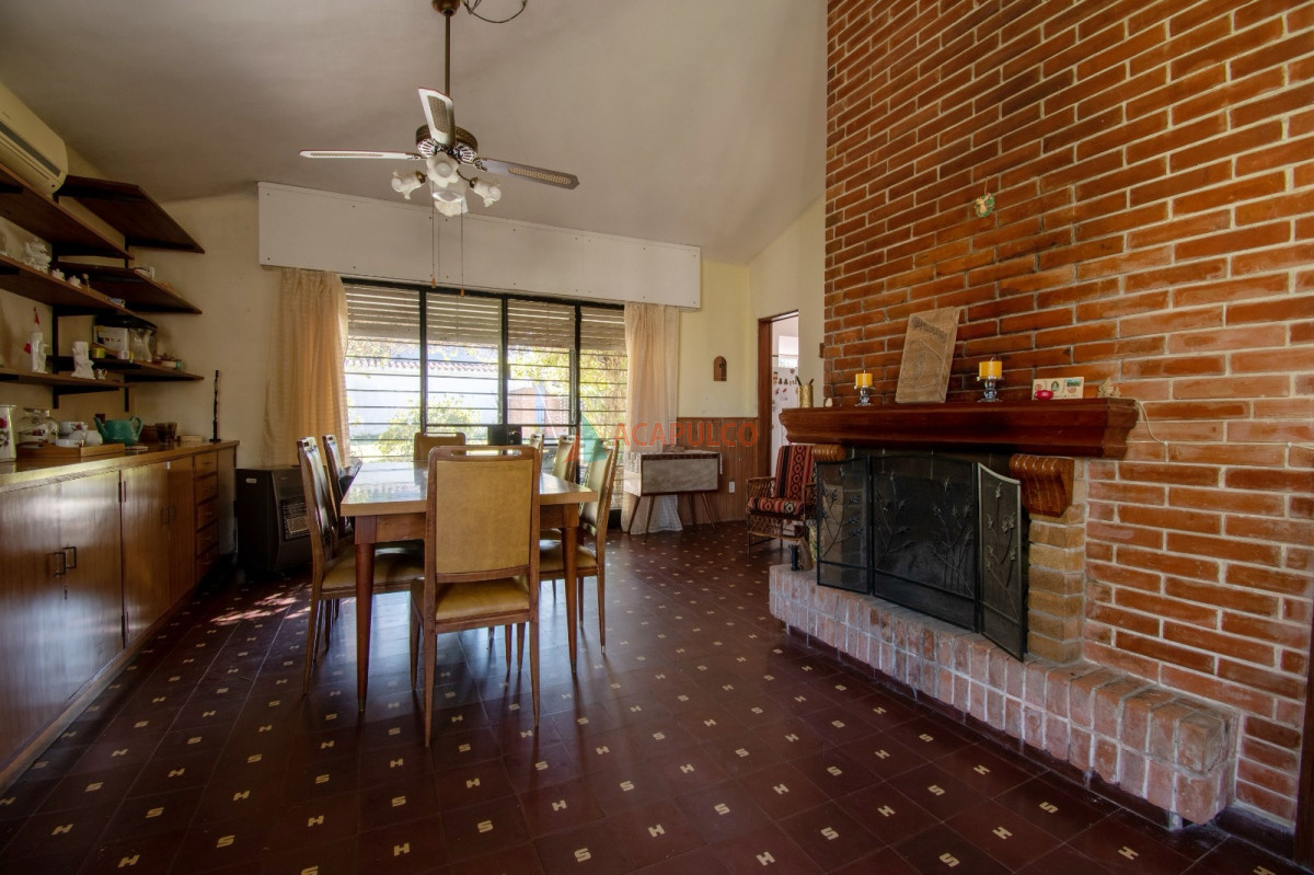 Casa Ref.6145 - Venta casa 3 dormitorios garaje y fondo en Atlántida