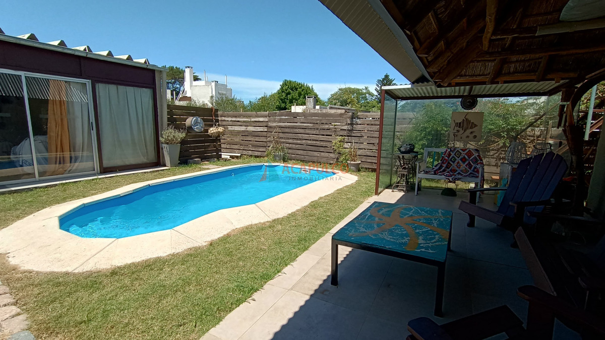 Casa Ref.2443 - Casa en Balneario Buenos Aires, 4 dormitorios 