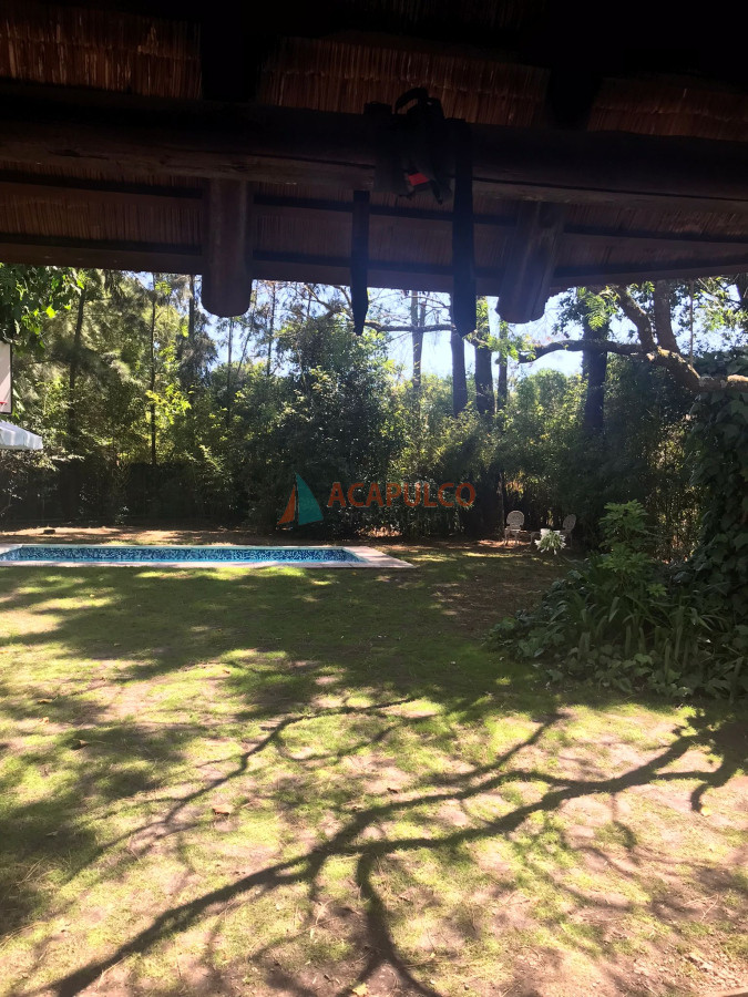 Casa Ref.4722 - HERMOSO CHALET EN PINARES DE 4 DORMITORIOS CON PISCINA
