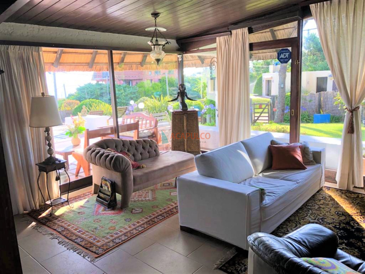 Casa ID.2044 - Casa en Mansa, 6 dormitorios  - piscina climatizada