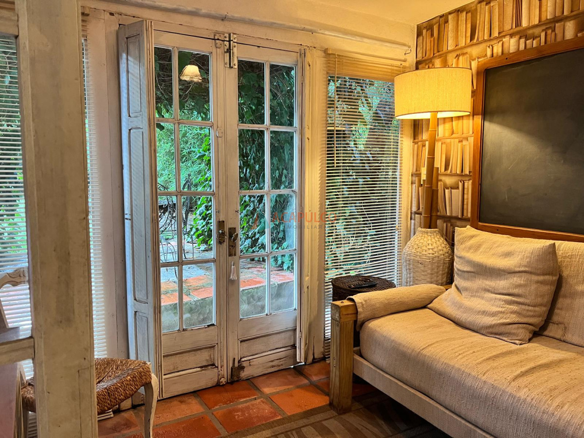 Casa Ref.4722 - HERMOSO CHALET EN PINARES DE 4 DORMITORIOS CON PISCINA