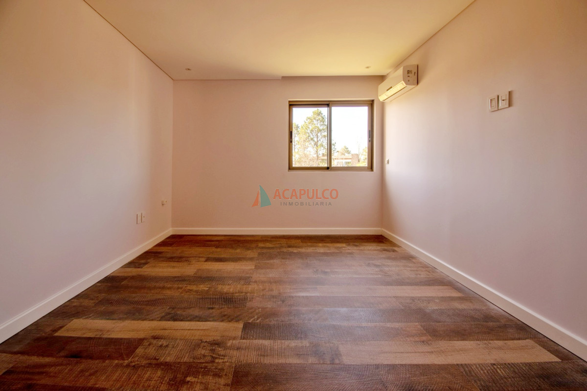 Casa ID.6184 - Venta Casa Barrio Privado  4 dormitorios, barbacoa cerrada, piscina climatizada, jacuzzi, sauna y gimnasio