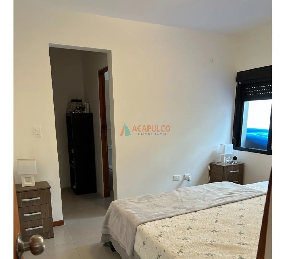 Casa Ref.4576 - Casa en Venta - Cantegril - Punta Este - 4 dormitorios y 3 baños - piscina climatizada 